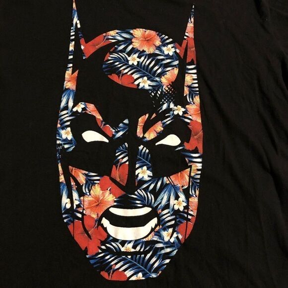 DC Batman floral tee shirt size large - Picture 3 of 3